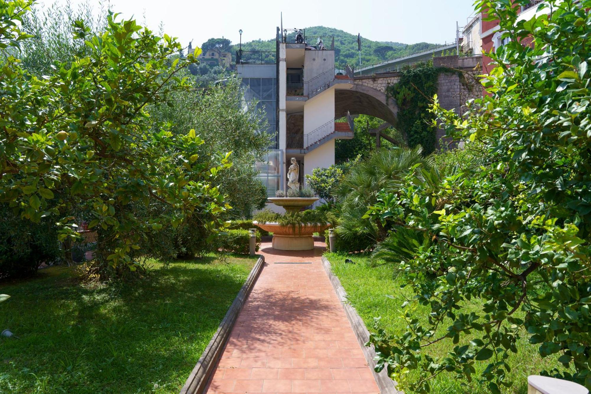 Suite Aphrodite - Exclusive Flat ซาแลร์โน ภายนอก รูปภาพ