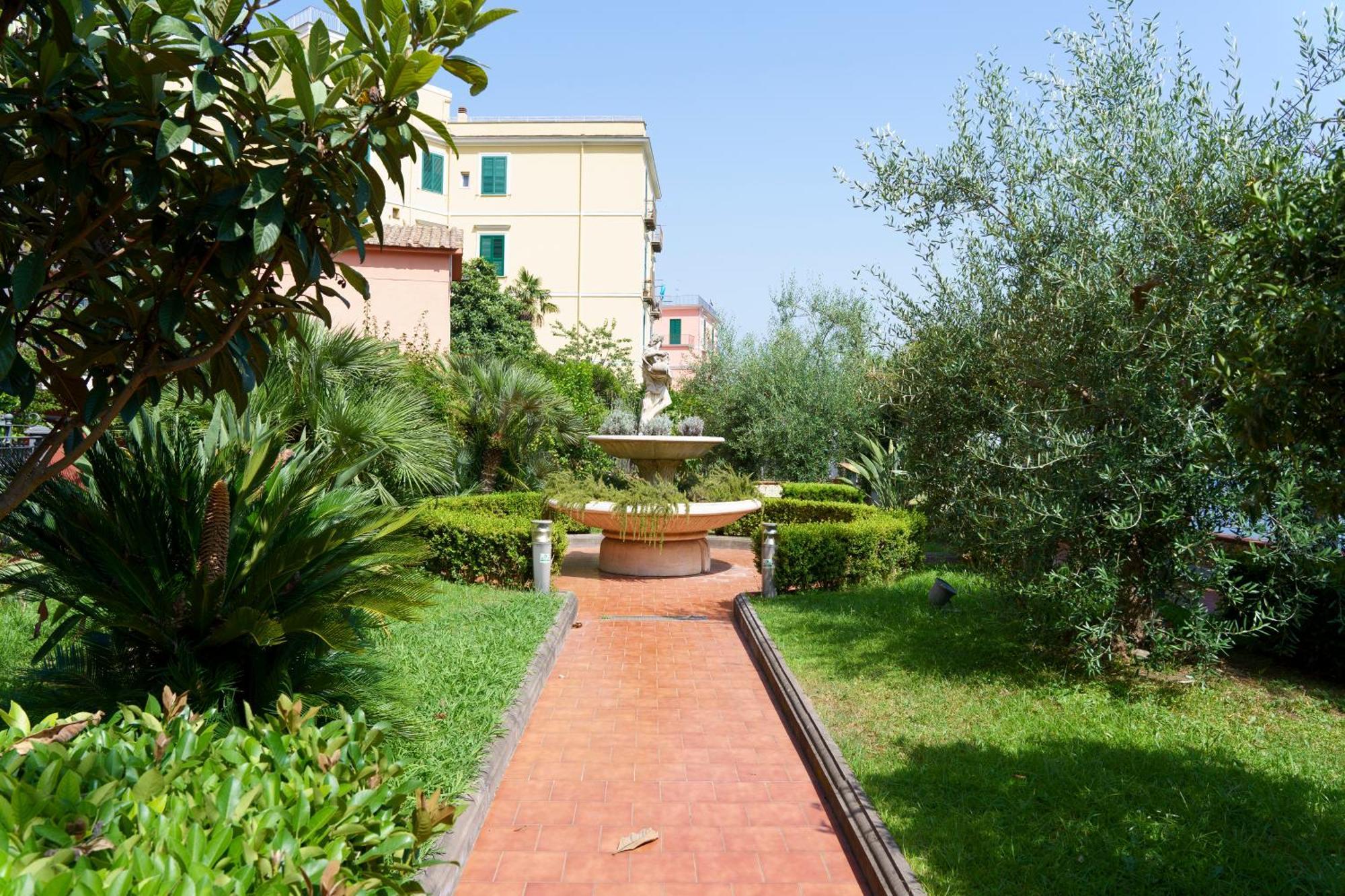 Suite Aphrodite - Exclusive Flat ซาแลร์โน ภายนอก รูปภาพ