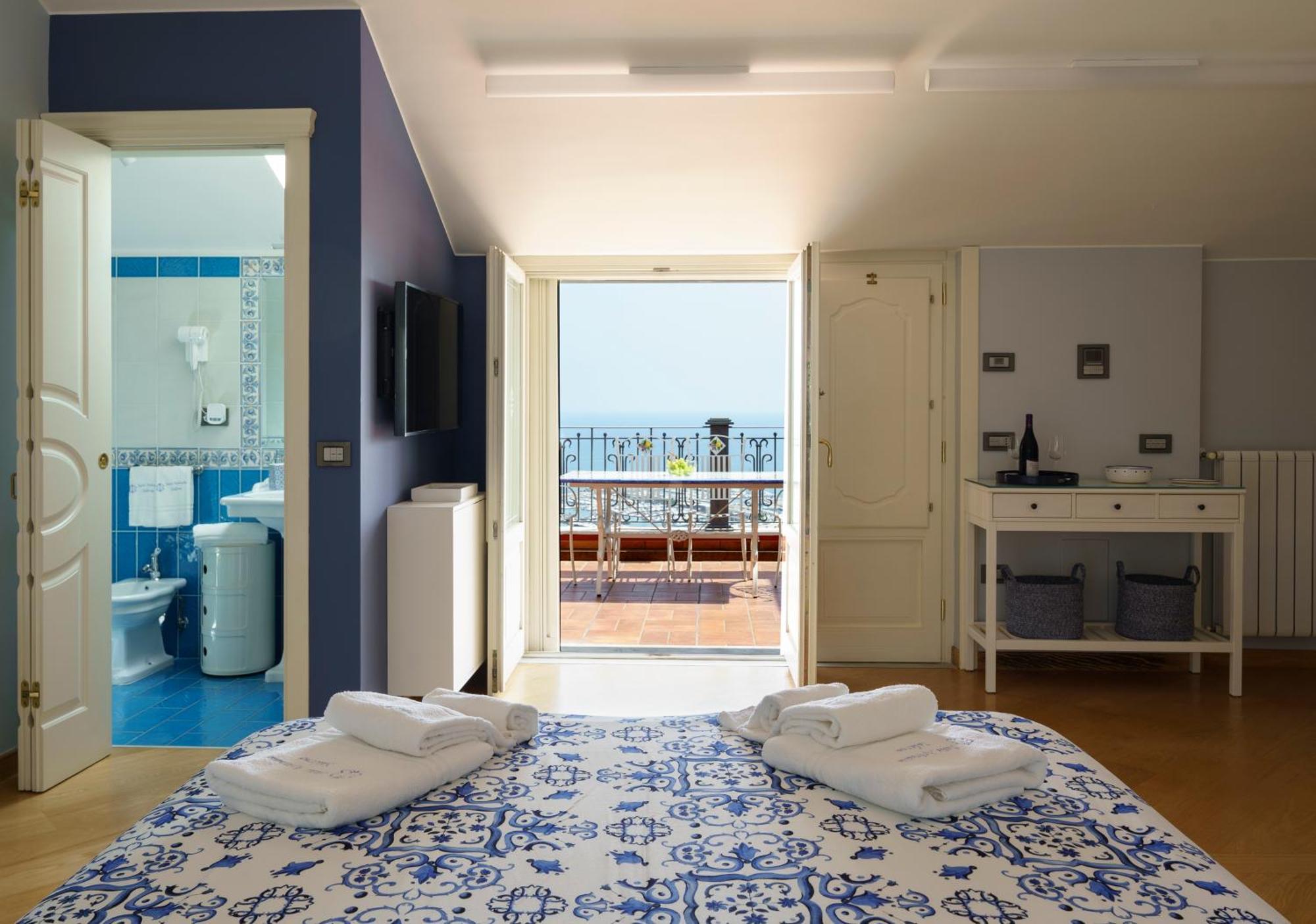 Suite Aphrodite - Exclusive Flat ซาแลร์โน ภายนอก รูปภาพ